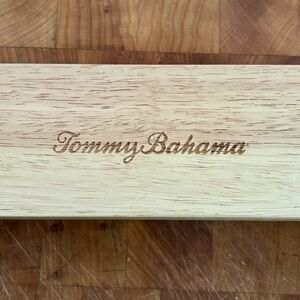 Tommy Bahama Oyster Knife